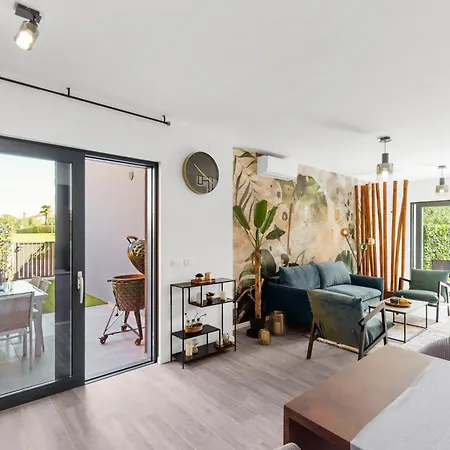 New Casa Familia With Frontyard, Backyard And Great Bbq! Holiday home Porec